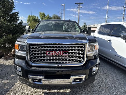 Used 2015 GMC Sierra 2500 Denali AWD/4WD image 3