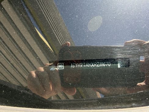 Used 2024 Cadillac Lyriq Sport RWD image 43
