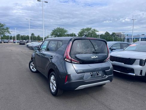 Used 2024 Kia Soul LX w/ Option Group 015 FWD image 5