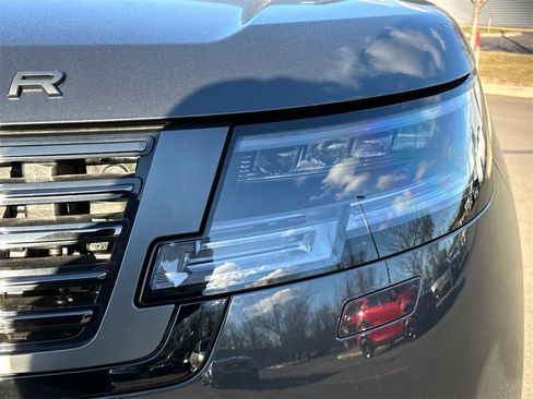 New 2025 Land Rover Range Rover SV image 7