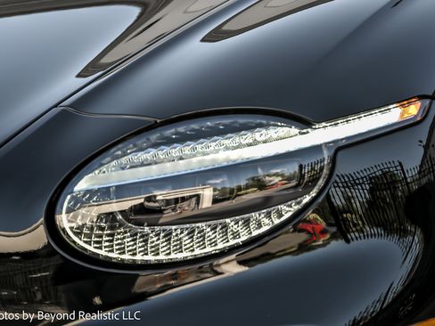 Used 2025 Bentley Continental GT image 11