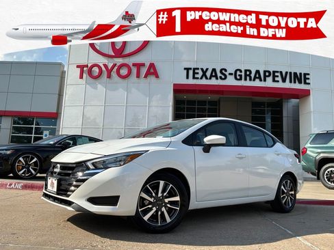 Used 2025 Nissan Versa SV FWD image 1