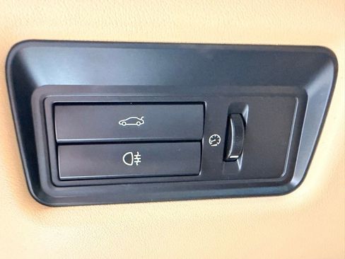 Used 2017 Jaguar XJ L Portfolio image 21