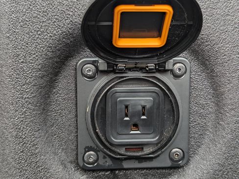 Used 2025 Nissan Frontier PRO-4X w/ Pro Convenience Package image 31