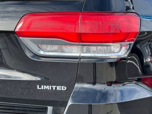 Used 2017 Jeep Grand Cherokee Limited w/ Luxury Group II image 12