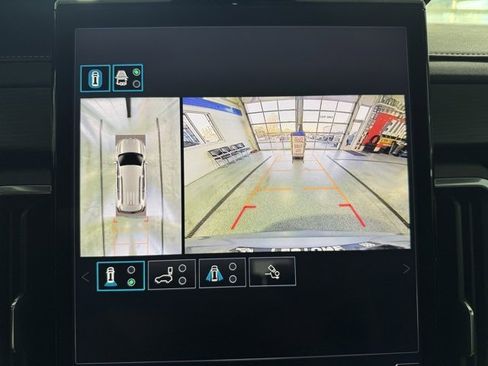 Used 2025 GMC Acadia Elevation image 25