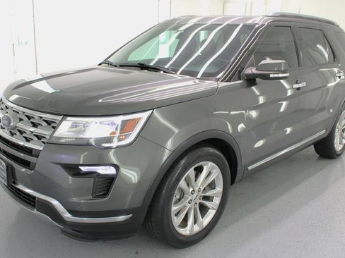Used 2018 Ford Explorer Limited image 5