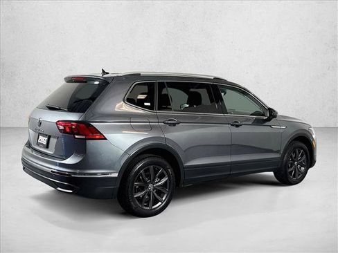 Used 2023 Volkswagen Tiguan SE FWD image 5