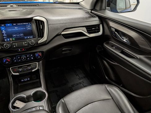 Used 2024 GMC Terrain SLT w/ Infotainment Package II image 13
