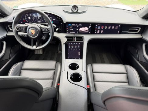 Used 2020 Porsche Taycan Turbo S image 35