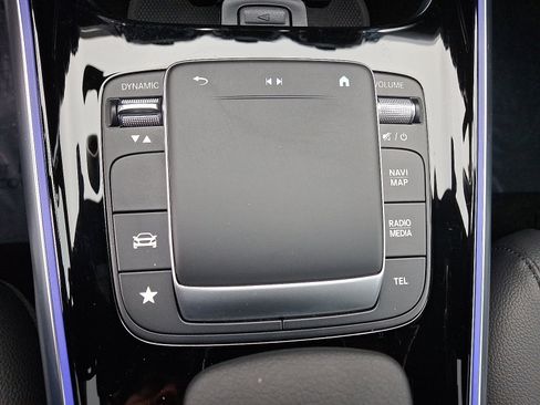 Certified 2022 Mercedes-Benz GLB 250 4MATIC image 23