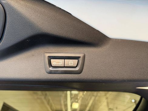 Used 2021 BMW X7 xDrive40i w/ M Sport Package image 23