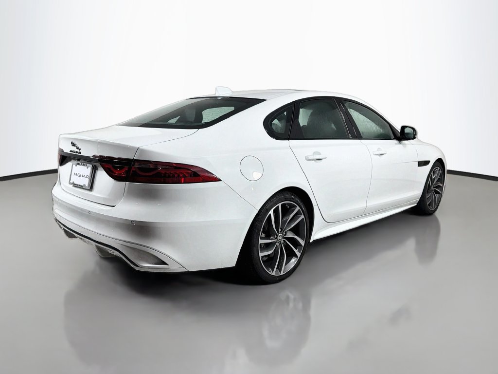 Used 2024 Jaguar XF R-Dynamic SE AWD/4WD image 5