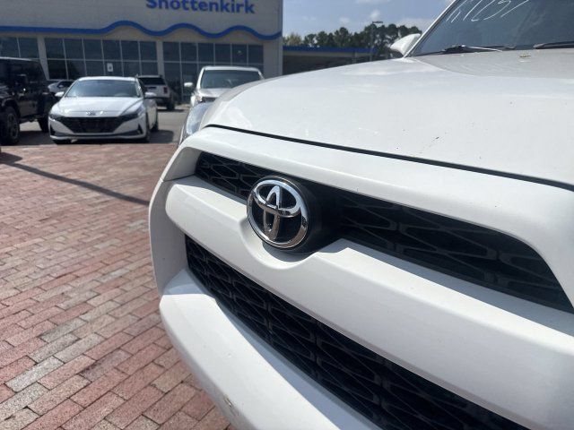 Used 2018 Toyota 4Runner SR5 Premium AWD/4WD image 24