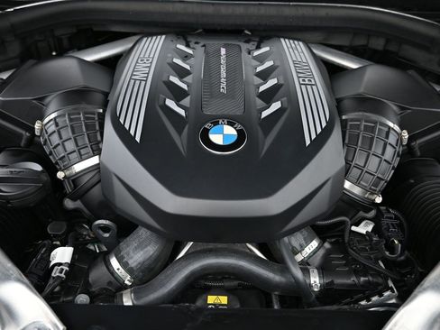 Certified 2023 BMW X5 M50i w/ Executive Package image 18