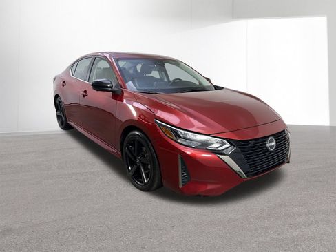 Used 2025 Nissan Sentra SR w/ SR Premium Package FWD image 3