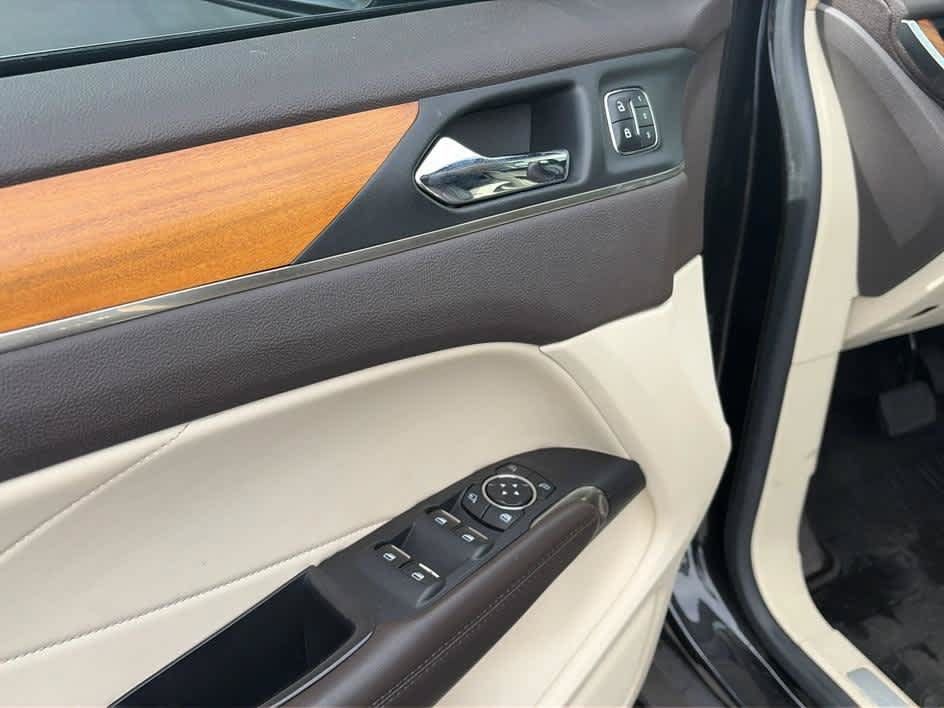 Used 2015 Lincoln MKC AWD w/ Equipment Group 102A Reserve image 10