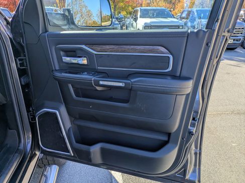 Used 2019 RAM 2500 Laramie image 42