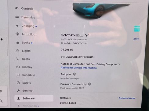 Used 2022 Tesla Model Y Long Range image 37