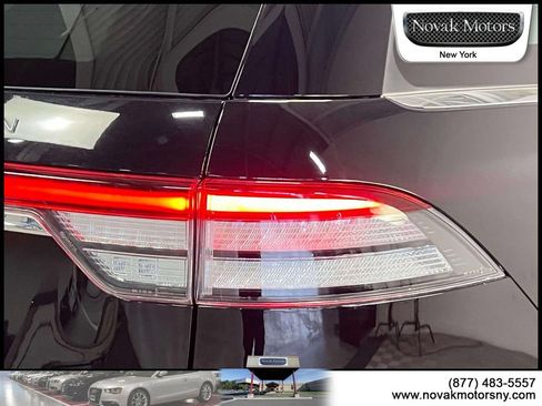 Used 2022 Lincoln Aviator AWD w/ Premium Package image 11