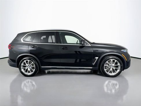 Used 2026 BMW X5 xDrive50e w/ Premium Package AWD/4WD image 7