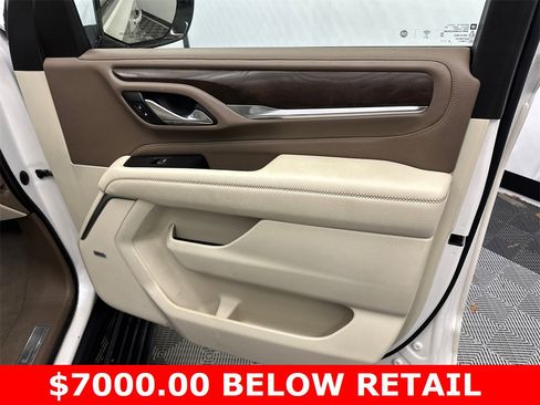 Used 2021 GMC Yukon XL Denali w/ Denali Premium Package image 16