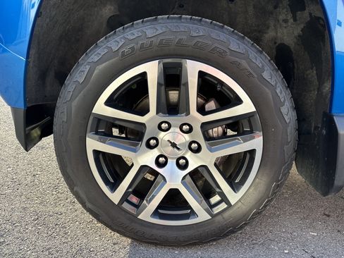 Used 2023 Chevrolet Colorado Z71 w/ Z71 Convenience Package 2 image 10