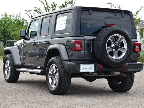 Used 2022 Jeep Wrangler Unlimited Sahara w/ LED Lighting Group AWD/4WD image 10