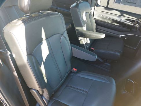 New 2025 Jeep Wagoneer Series II w/ Convenience Group I image 11