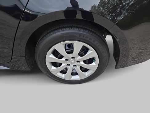 Used 2024 Toyota Corolla LE image 33