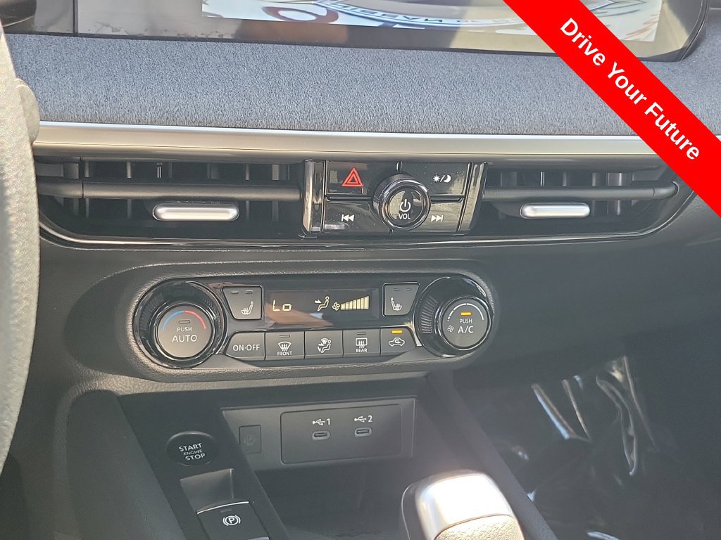 Used 2026 Nissan Kicks SV w/ SV Premium Package FWD image 13