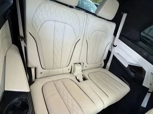 Used 2021 BMW X7 xDrive40i w/ M Sport Package AWD/4WD image 25