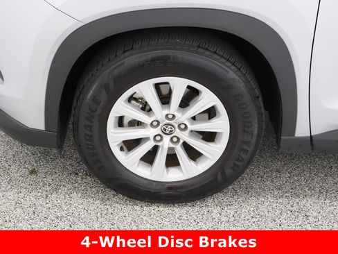 Certified 2025 Toyota Grand Highlander AWD image 11