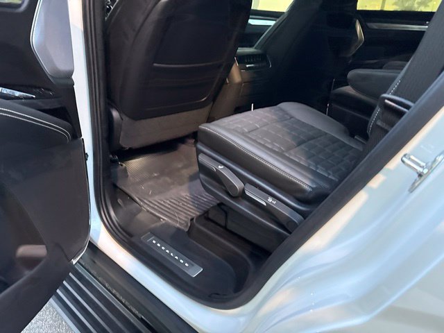 Used 2025 Cadillac Escalade V w/ LPO, ONYX Package AWD/4WD image 8