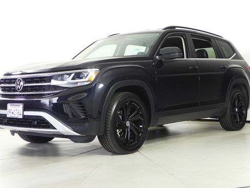 Used 2023 Volkswagen Atlas SE w/ Black Wheel Package FWD image 2