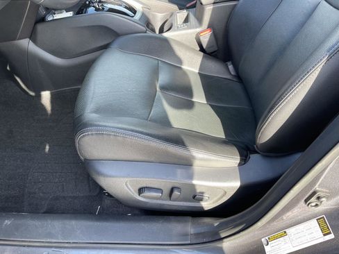 Used 2016 Nissan Rogue SL w/ SL Premium Package image 3