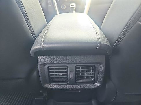 Used 2022 Toyota Venza XLE AWD/4WD image 28