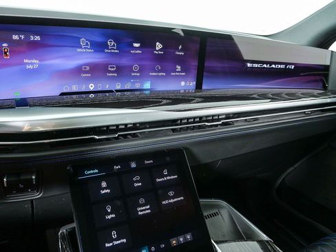 Used 2025 Cadillac Escalade IQ Sport 1 w/ Smart Trailering package AWD/4WD image 12