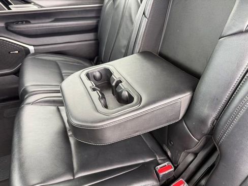 Used 2024 Jeep Wagoneer Series II w/ Flexible Seating Group AWD/4WD image 22
