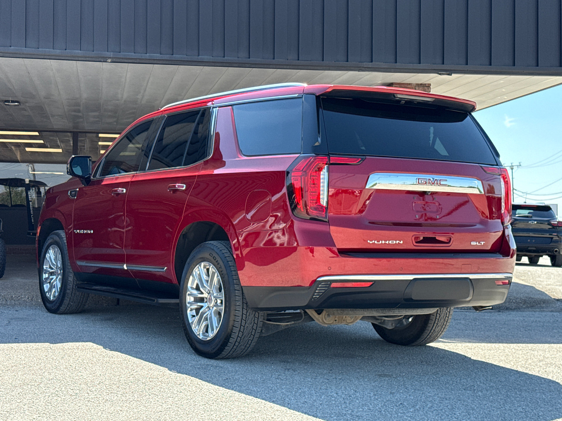 Used 2022 GMC Yukon SLT w/ SLT Luxury Package RWD image 6