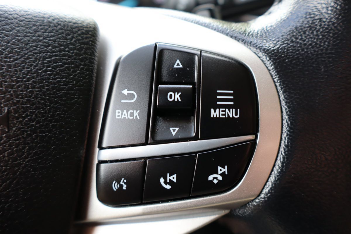 Used 2021 Ford Explorer XLT w/ Equipment Group 202A AWD/4WD image 33