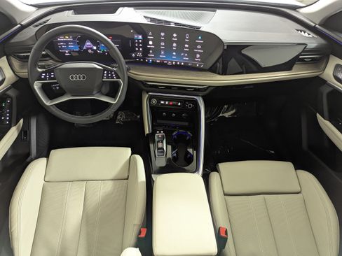 Certified 2025 Audi Q5 Premium Plus w/ Premium Plus AWD/4WD image 10