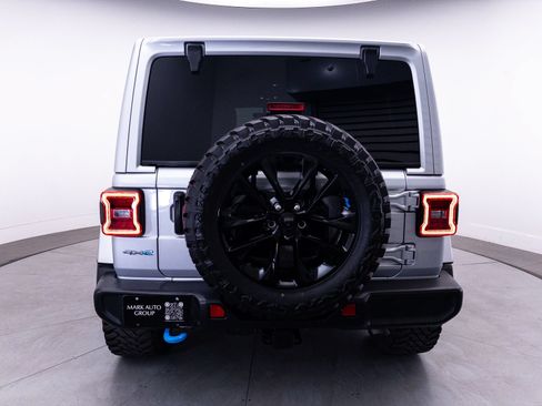 Used 2022 Jeep Wrangler Unlimited Sahara AWD/4WD image 21