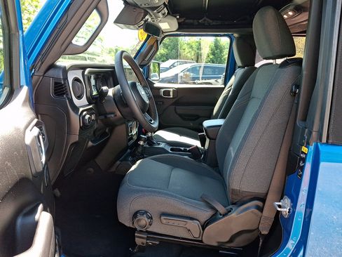 Used 2024 Jeep Wrangler Sport AWD/4WD image 13
