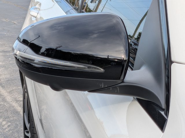Used 2022 Mercedes-Benz GLC 300 image 11