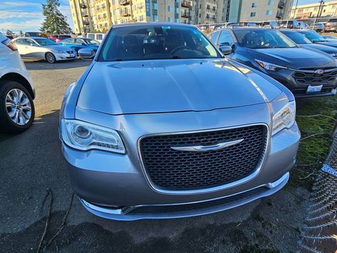 Used 2015 Chrysler 300 Limited w/ Driver Convenience Group image 3