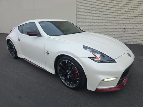 Used 2016 Nissan 370Z NISMO image 1