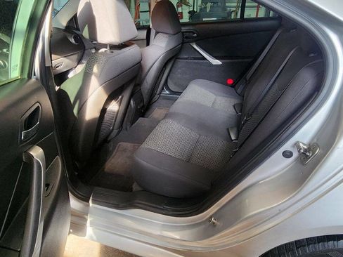 Used 2010 Pontiac G6 Base 4dr Sedan image 9