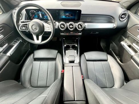 Certified 2021 Mercedes-Benz GLB 250 4MATIC image 15