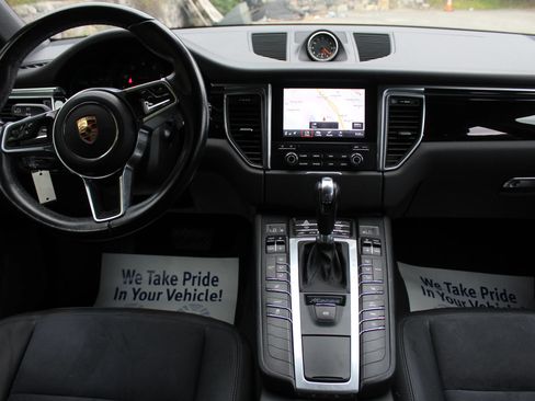 Used 2017 Porsche Macan AWD/4WD image 19